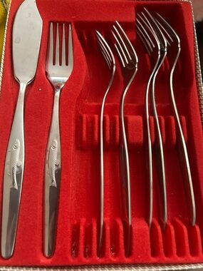 Rostfrei Silver Stainless Steel Fish embossed set 6 forks and 2 butter knives